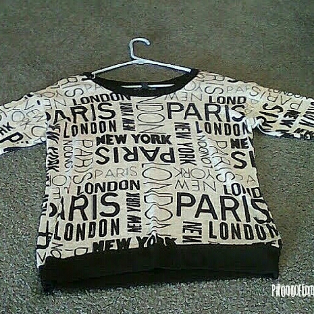 Almost famous 3/4 sleeve sweater